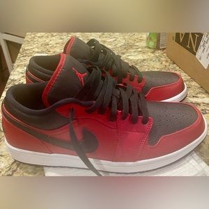 Men’s Nike Air Jordan 1 Low ‘Reverse Bred’ Size 10